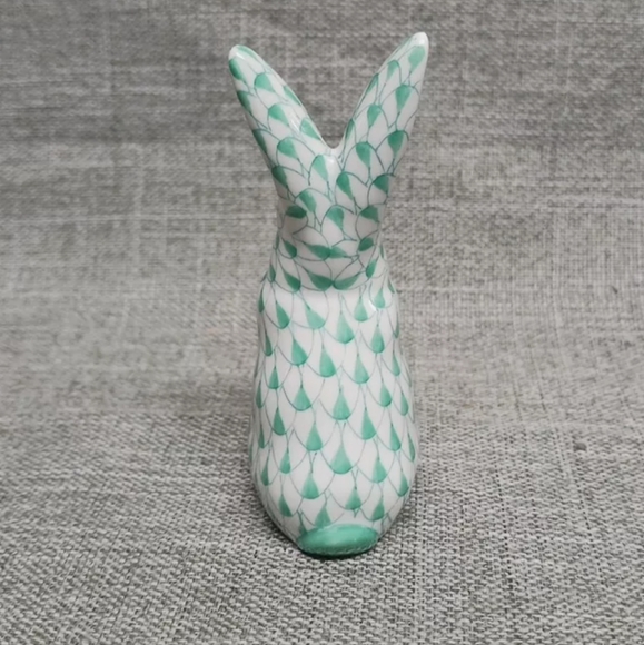Herend Green Fishnet Sitting Bunny Rabbit Handpainted Porcelain Figurine 15338 - Picture 5 of 9
